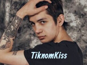 TiknomKiss